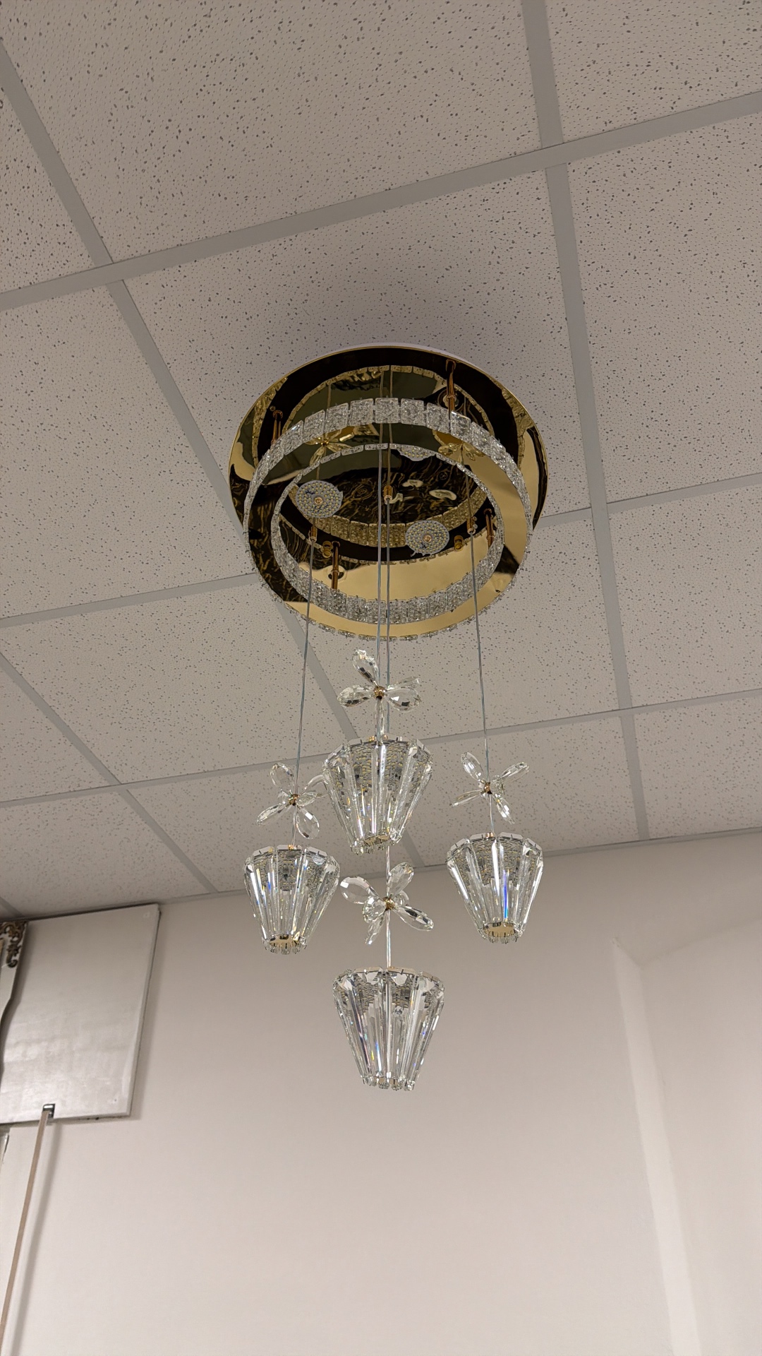 Lampadario · anelli oro e cristalli