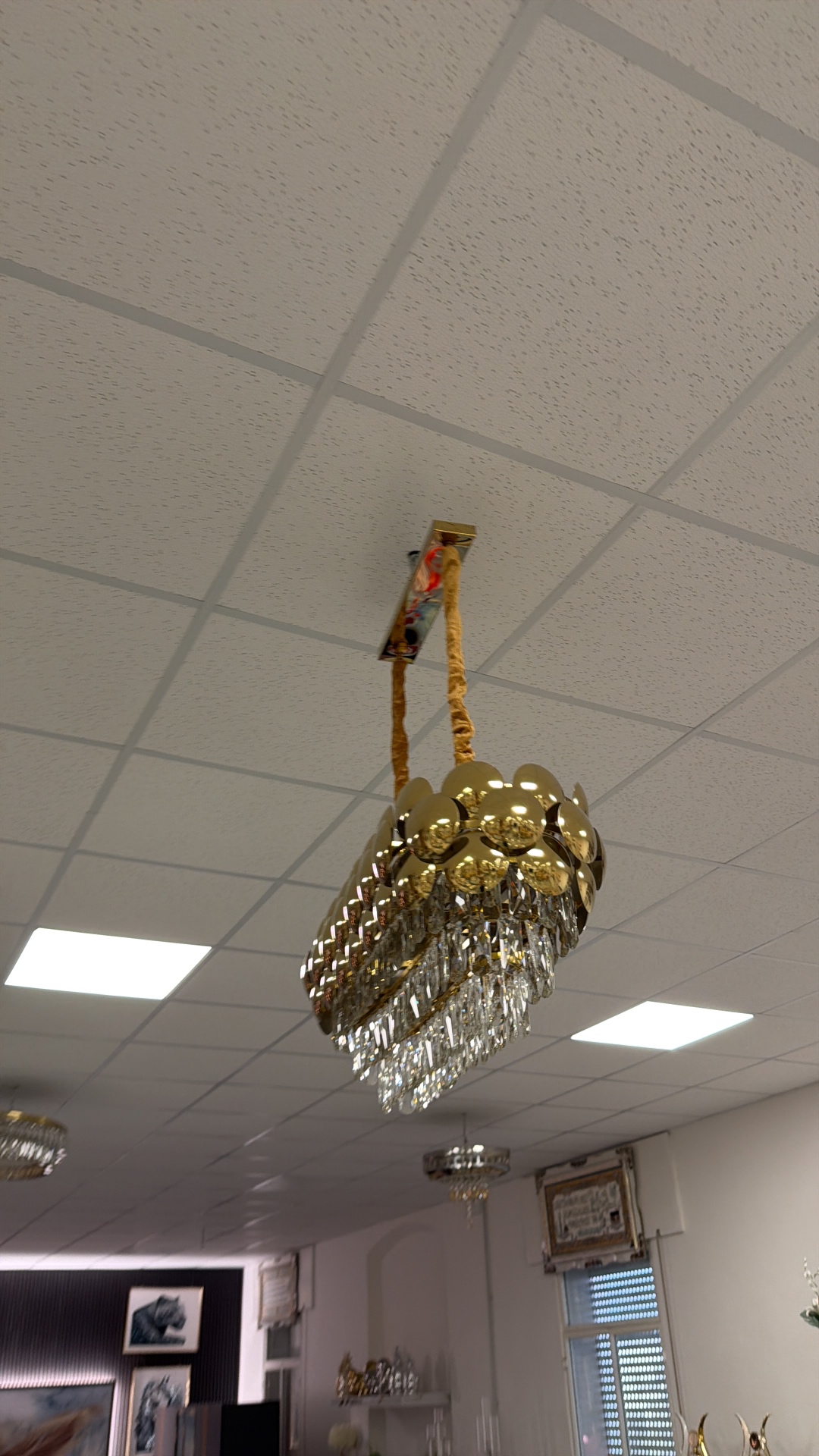 Lampadario a Cascata · oro e cristalli