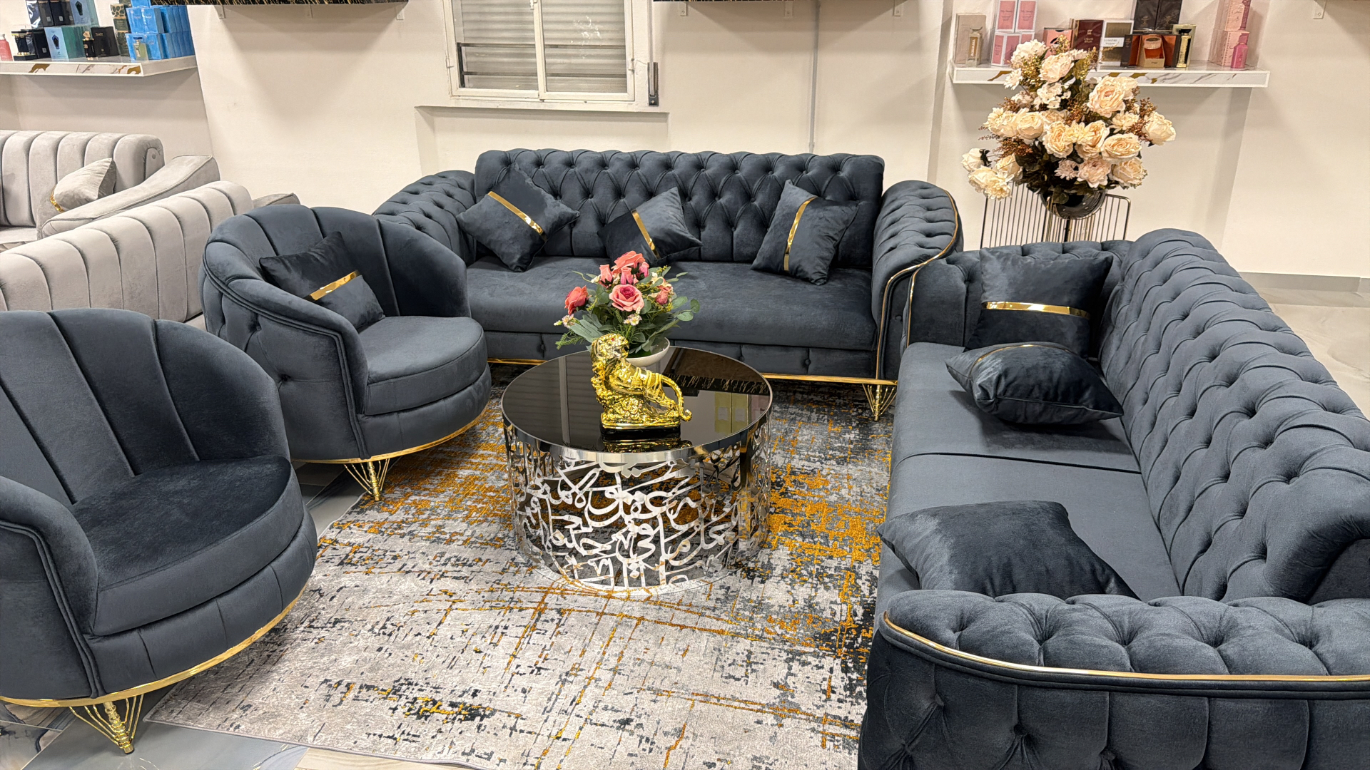 Salotto Antracite · Chesterfield oro